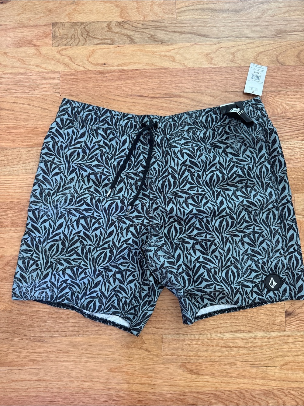Volcom Men’s Black and Gray Leaf-Print Swim Trunk